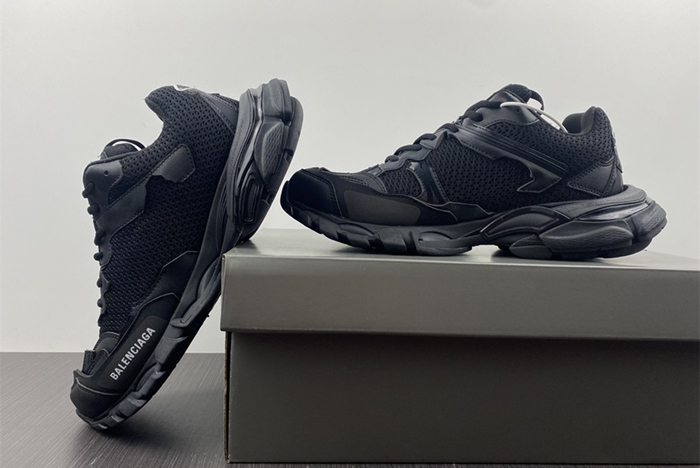 Balenciag  Track 3.0 Black  700875W3RF11090