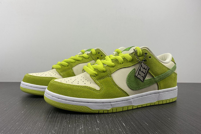 Nike SB Dunk Low Pro 