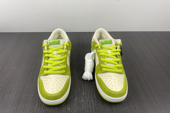 Nike SB Dunk Low Pro "Sour Apple"  DM0807-300