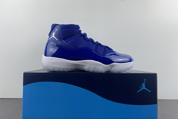 Air Jordan 11  AT7802-115