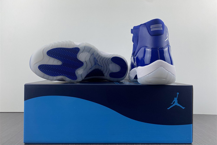 Air Jordan 11  AT7802-115