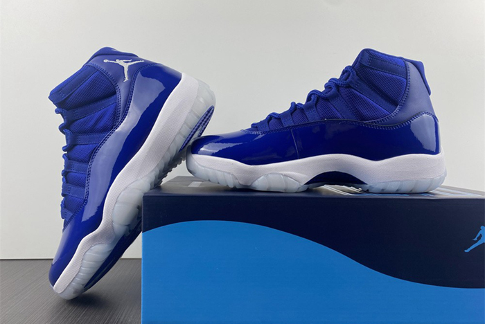 Air Jordan 11  AT7802-115