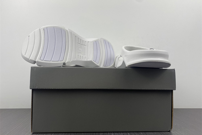 Ba*len*cia*ga  677403 w3rb3 4912 white slide