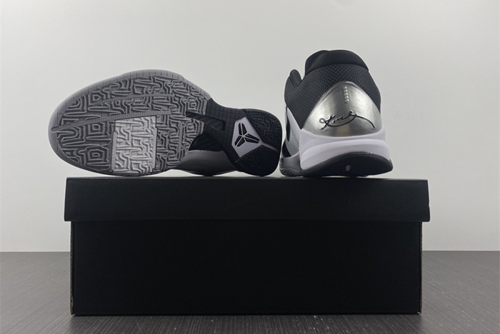 Nike Zoom Kobe “Chaos”  407710-100