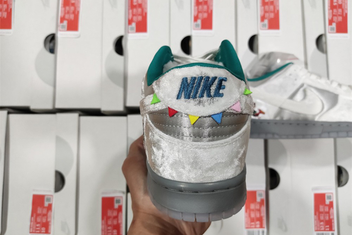 “Nike Dunk Low"Ice and Snow Festival" DO2326-001