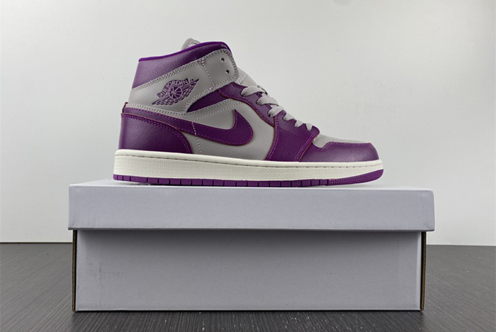 Air Jordan 1 Mid "Magenta” BQ6472-501