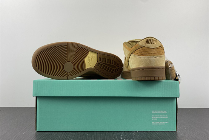NIKE SB Dunk Low  Wheat  883232-700