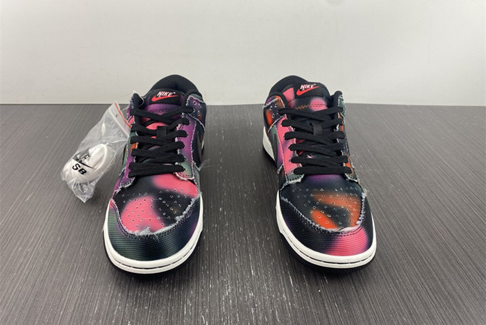 Nike Dunk Low Retro PRM "Graffti"  DM0108-002