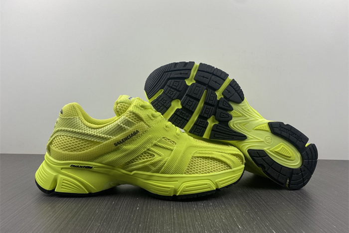 Ba*len*cia*ga phantom sneaker  678869 w2e93 3310