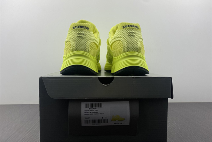Ba*len*cia*ga phantom sneaker  678869 w2e93 3310