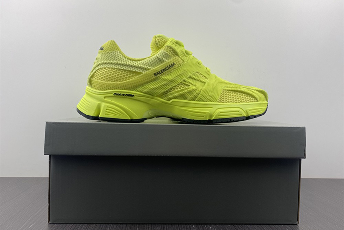 Ba*len*cia*ga phantom sneaker  678869 w2e93 3310