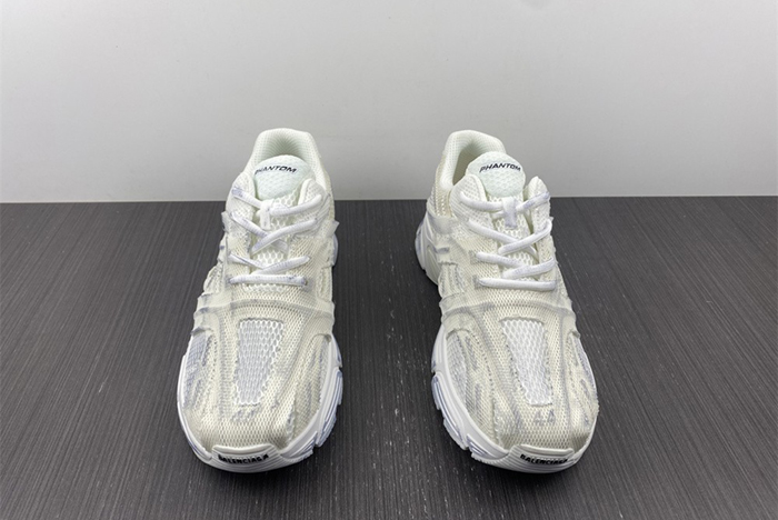 Ba*len*cia*ga phantom sneaker  679339w2e929000