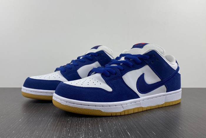 Nike SB Dunk Low “Los Angeles Dodgers”  DO9395-400