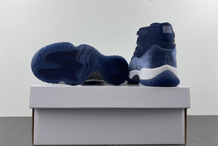 Air Jordan 11 wmns AR0715-441