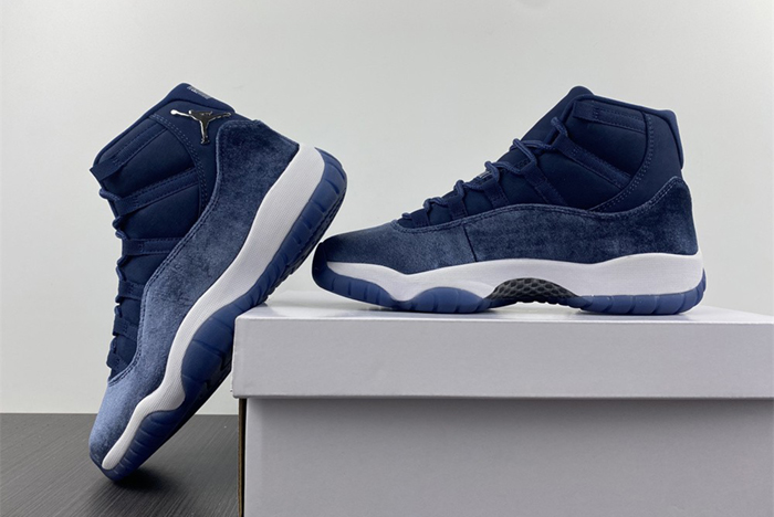 Air Jordan 11 wmns AR0715-441