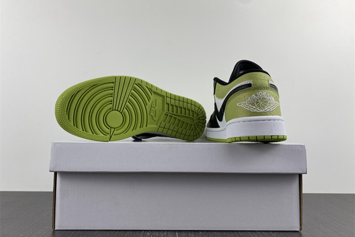 Air Jordan 1 Low "Vivid Green Snakeskin" DX4446 301
