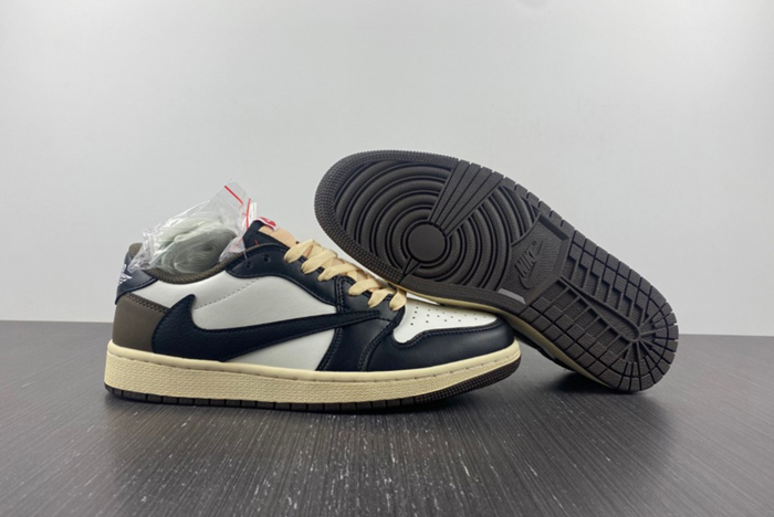 Travis Scott x Air Jordan 1 Low OG CQ4277-105