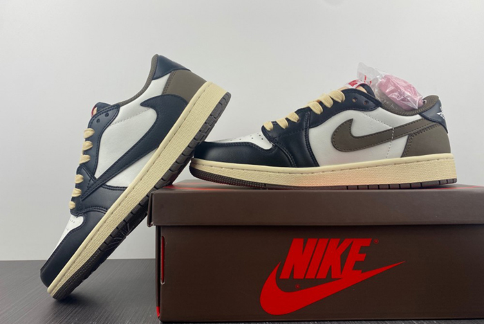 Travis Scott x Air Jordan 1 Low OG CQ4277-105