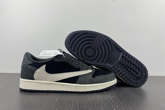 Travis Scott x Air Jordan 1 Low OG  DM7866-001