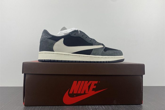 Travis Scott x Air Jordan 1 Low OG  DM7866-001