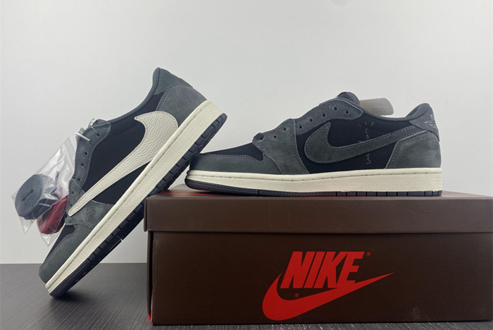 Travis Scott x Air Jordan 1 Low OG  DM7866-001