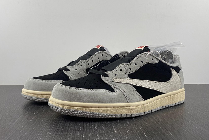 Travis Scott x Air Jordan 1 Low OG  DM7866-010