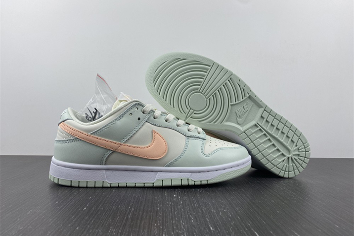Nike Dunk Low"Barely Green"
