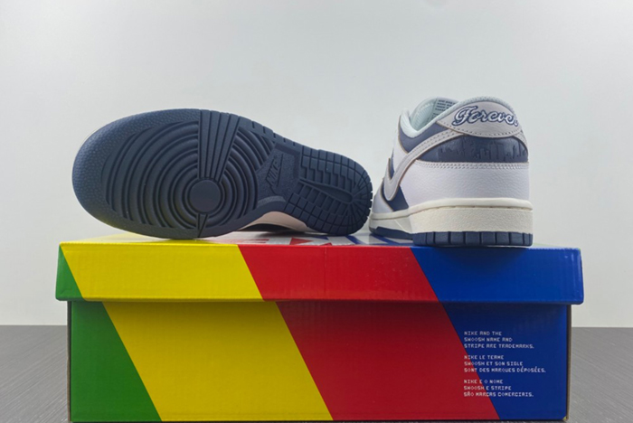 HUF x Nike SB Dunk Low NYC FD8775-100