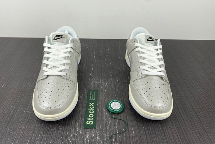 Nike Dunk Low Metallic Silver   DX3197-095