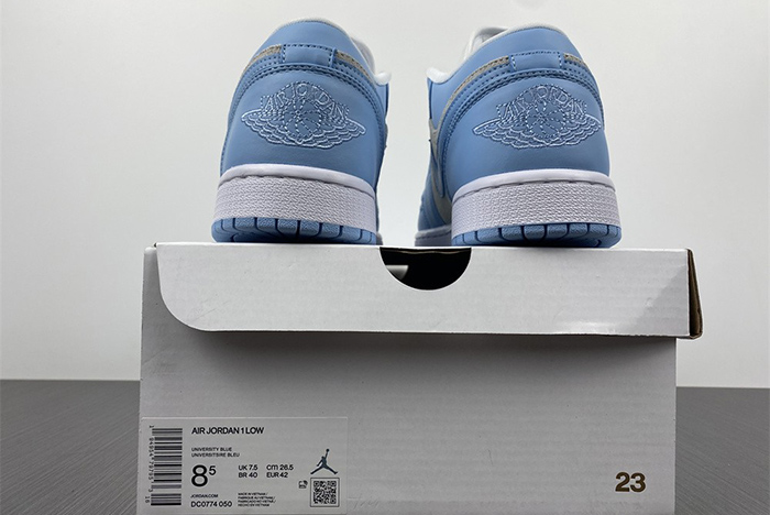 Air Jordan 1 Low  "University Blue"  DC0774-050