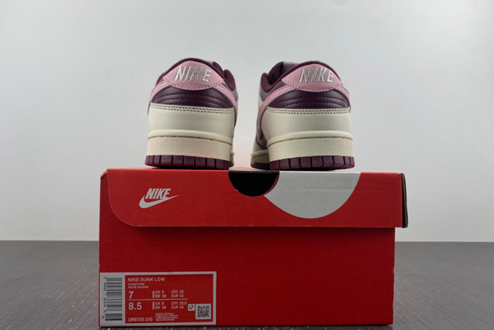 Nike Dunk Low “Valentine’s Day”  DR9705-100