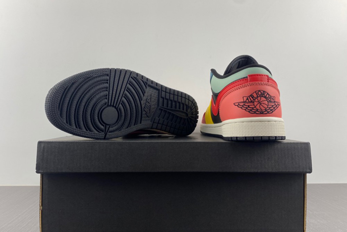 AIR JORDAN 1 LOW 