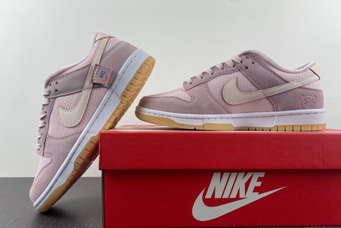 Nike Dunk Low  "Teddy Bear"  DZ5318-640