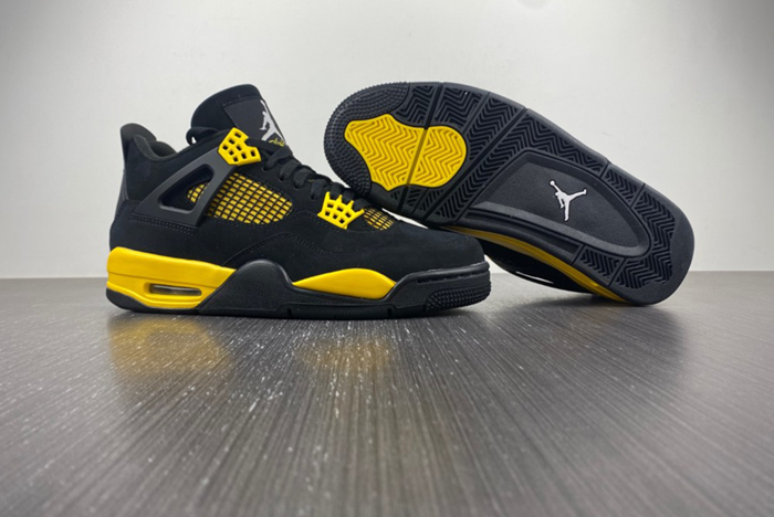 Air Jordan 4 Retro Thunder 308497-008