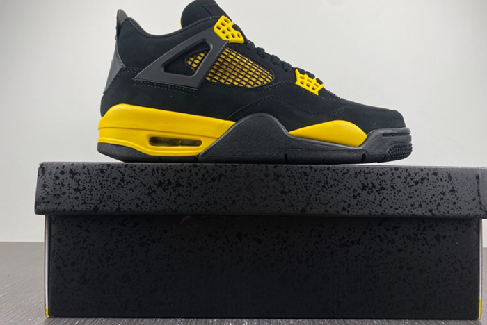 Air Jordan 4 Retro Thunder 308497-008