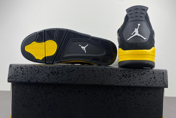 Air Jordan 4 Retro Thunder 308497-008