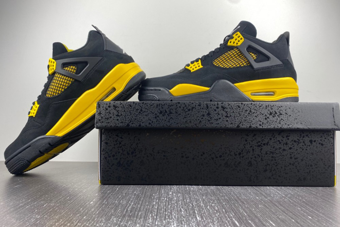Air Jordan 4 Retro Thunder 308497-008