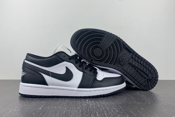 Air Jordan 1 Low “Panda”  DC0774-101