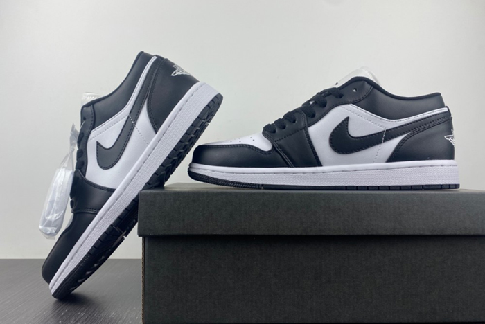 Air Jordan 1 Low “Panda”  DC0774-101