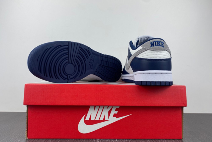 Nike Dunk Low “Midnight Navy”  FD9749-400