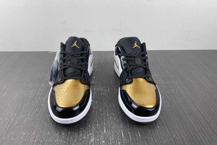 Air Jordan 1 Low "Gold Toe"  DR6970-071