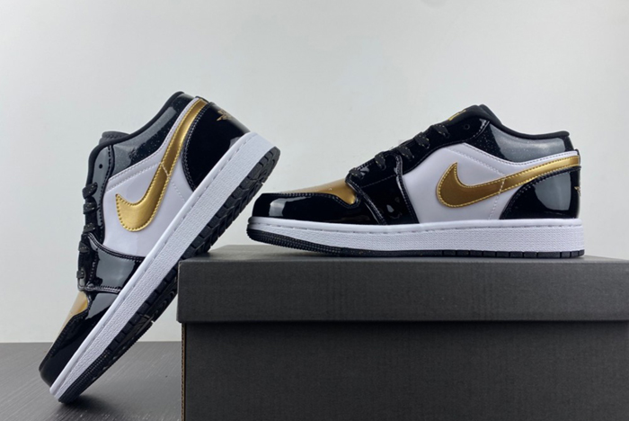 Air Jordan 1 Low "Gold Toe"  DR6970-071