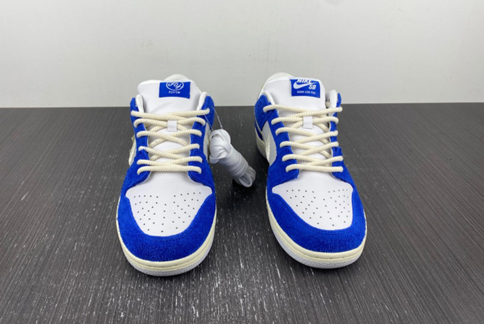Fly Streetwear x Nike SB Dunk Low  DQ5130-400