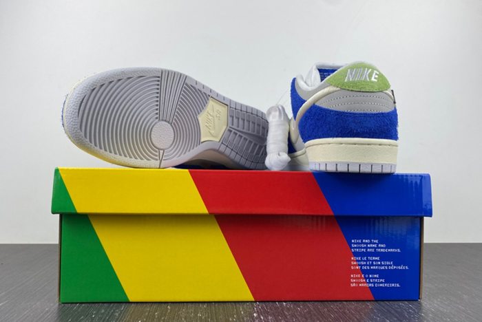 Fly Streetwear x Nike SB Dunk Low  DQ5130-400