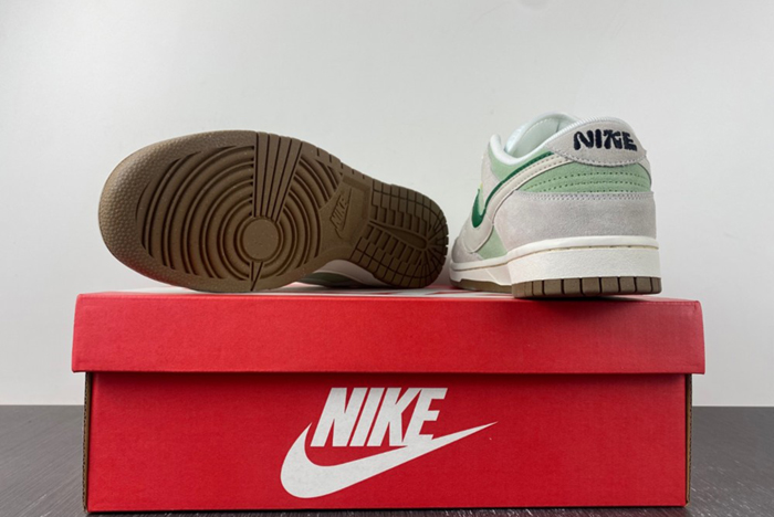 Nike Dunk Low Swoosh  D09457-100