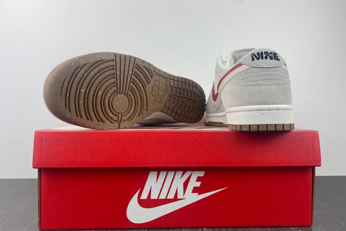 Nike Dunk Low SE “85”  DO9457-100red