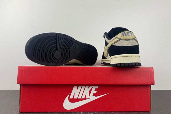 Nike Dunk Low "Black Suede“ DV3054-001