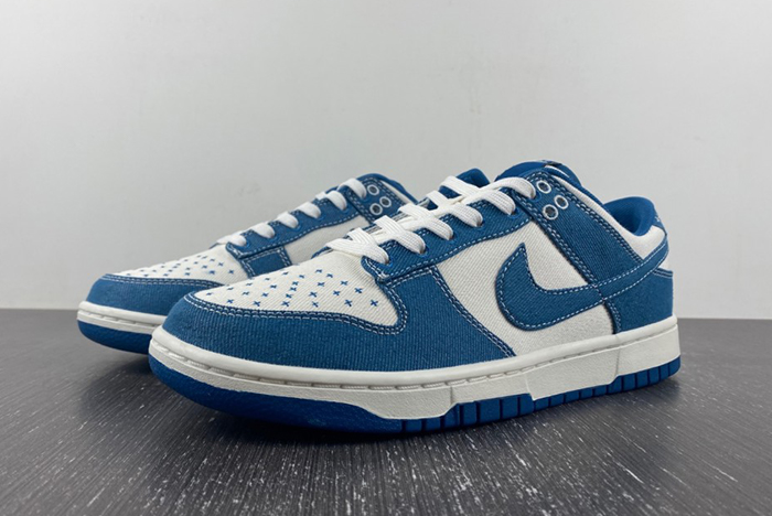 NIKE Dunk Low 