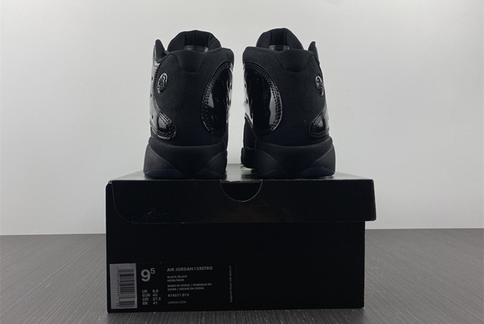 Air Jordan 13 cap and gown  414571-012