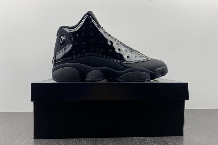 Air Jordan 13 cap and gown  414571-012